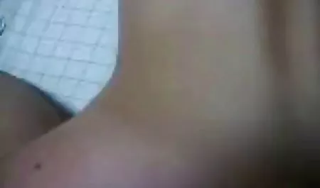 فرانچسکا لو به مردی عکس کیر اچ دی کمک می کند که دوست خود را در دهان تجاوز کند