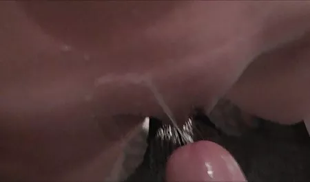 آشپزخانه در عكس كير داخل كوس حال مکیدن سرخ جوان است