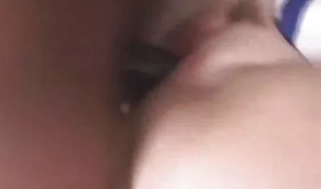 هاله چشم انجمن کیر در کس خاکستری باید از یک همسایه جوان دیدار کند