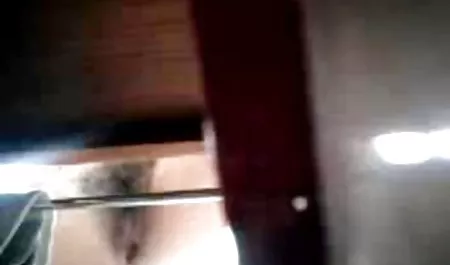 داکوتای اسکای جوان ، همه را در مقابل دوربین ها دانلود عکس کیرو کس نشان می دهد